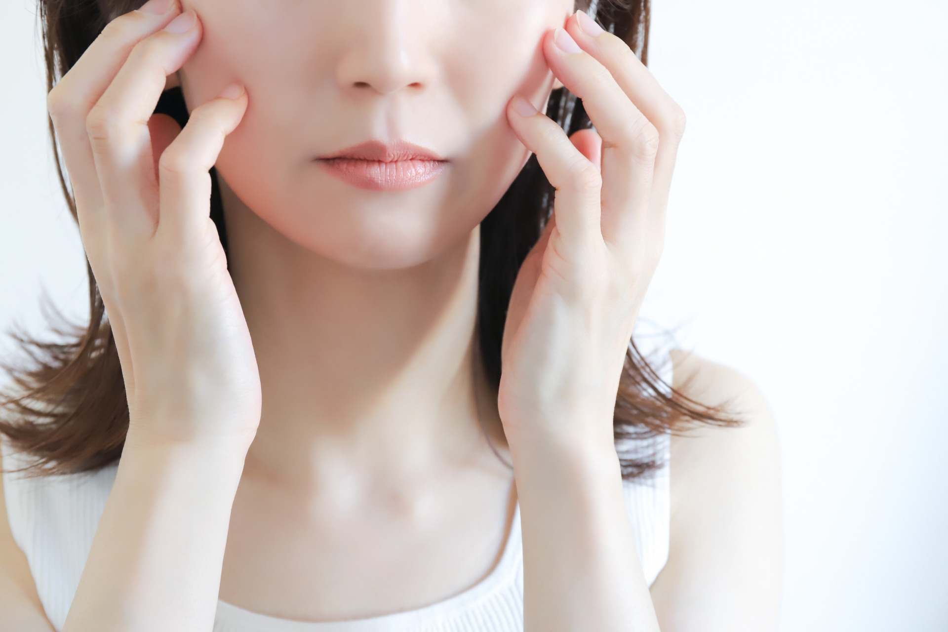 ほうれい線を気にする女性